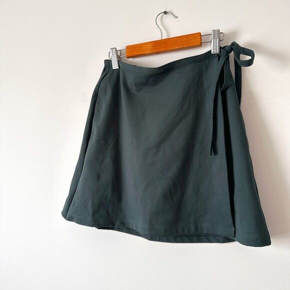 EUC Girlfriend Collective Weekend Wrap Skort in Moss - Picture 1 of 10